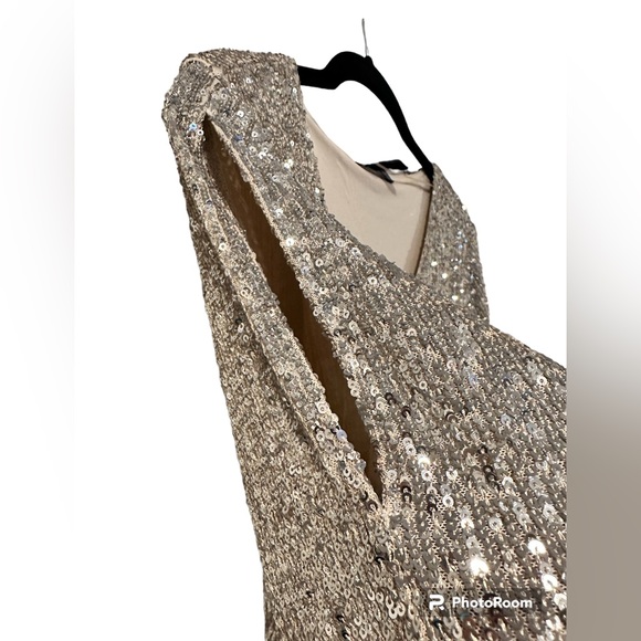 Flare Sleeve Sequin Blouse - Picture 3 of 5